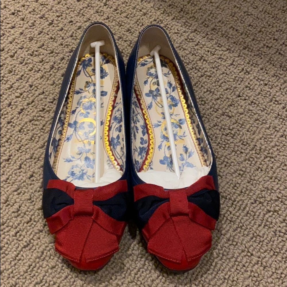 Gucci flat shoes